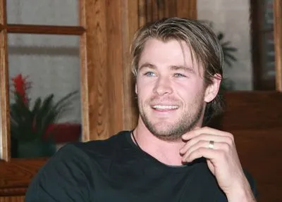 Chris Hemsworth Prints and Posters